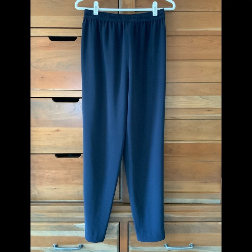 Women's Chico's Size 0 TALL (US 4) Crepe Tapered Ankle Pants Navy Blue - Picture 3 of 5